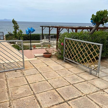 Beachfront Family Villa Katerina With Private Pool, Playground, Bbq & Amazing Sea Views! Petres  Экстерьер фото