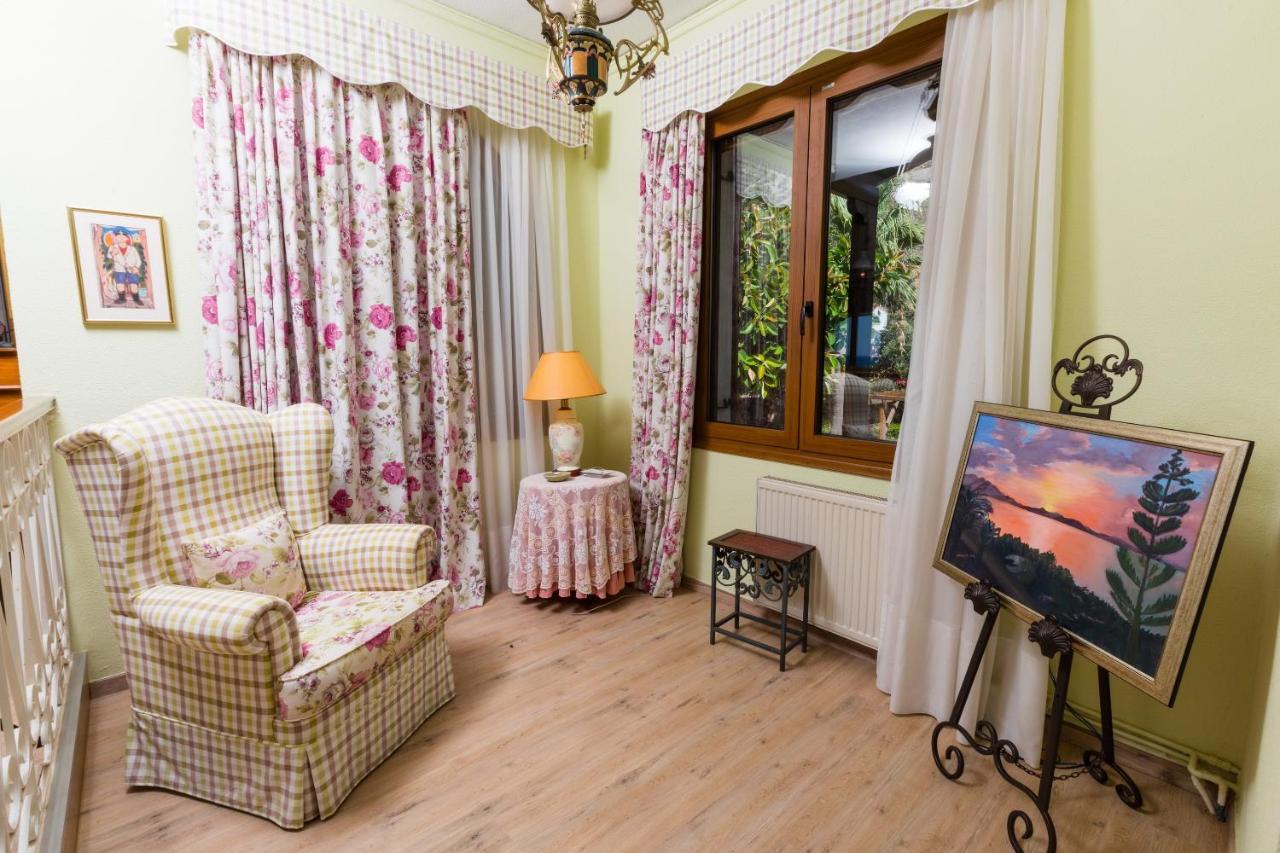 Beachfront Family Villa Katerina With Private Pool, Playground, Bbq & Amazing Sea Views! Petres  Экстерьер фото
