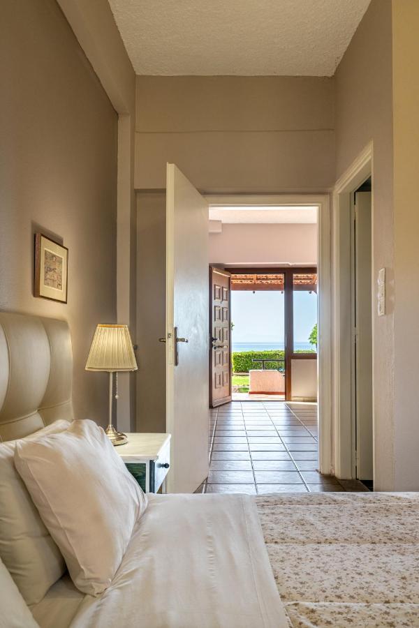 Beachfront Family Villa Katerina With Private Pool, Playground, Bbq & Amazing Sea Views! Petres  Экстерьер фото