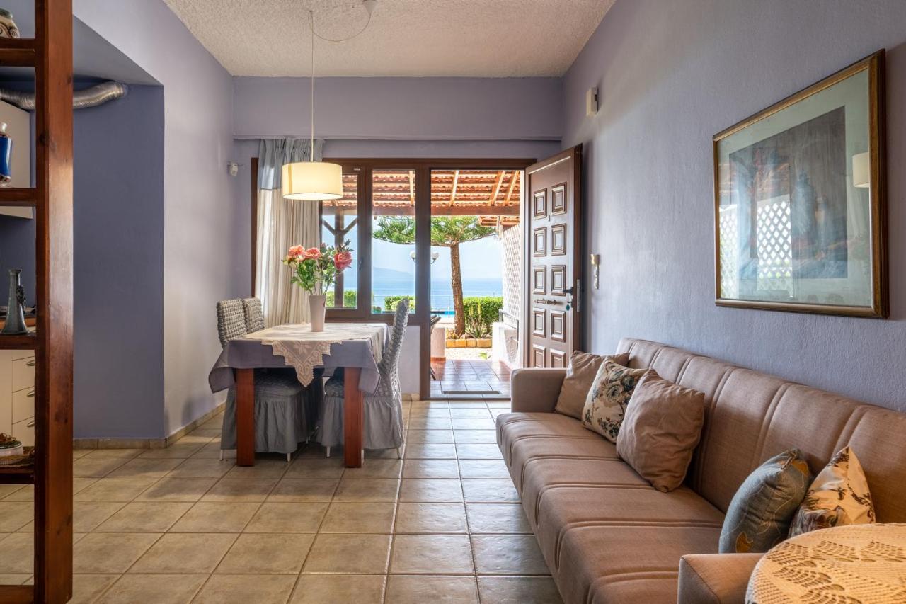 Beachfront Family Villa Katerina With Private Pool, Playground, Bbq & Amazing Sea Views! Petres  Экстерьер фото