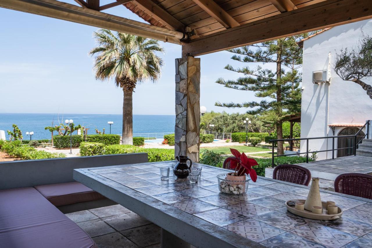 Beachfront Family Villa Katerina With Private Pool, Playground, Bbq & Amazing Sea Views! Petres  Экстерьер фото
